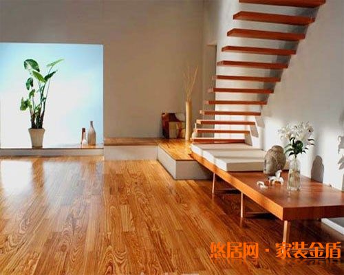 夏季怎樣對木地板進(jìn)行保養(yǎng)？