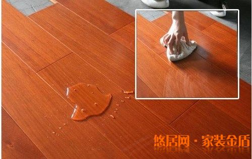 地板泡水了有什么急救方法？